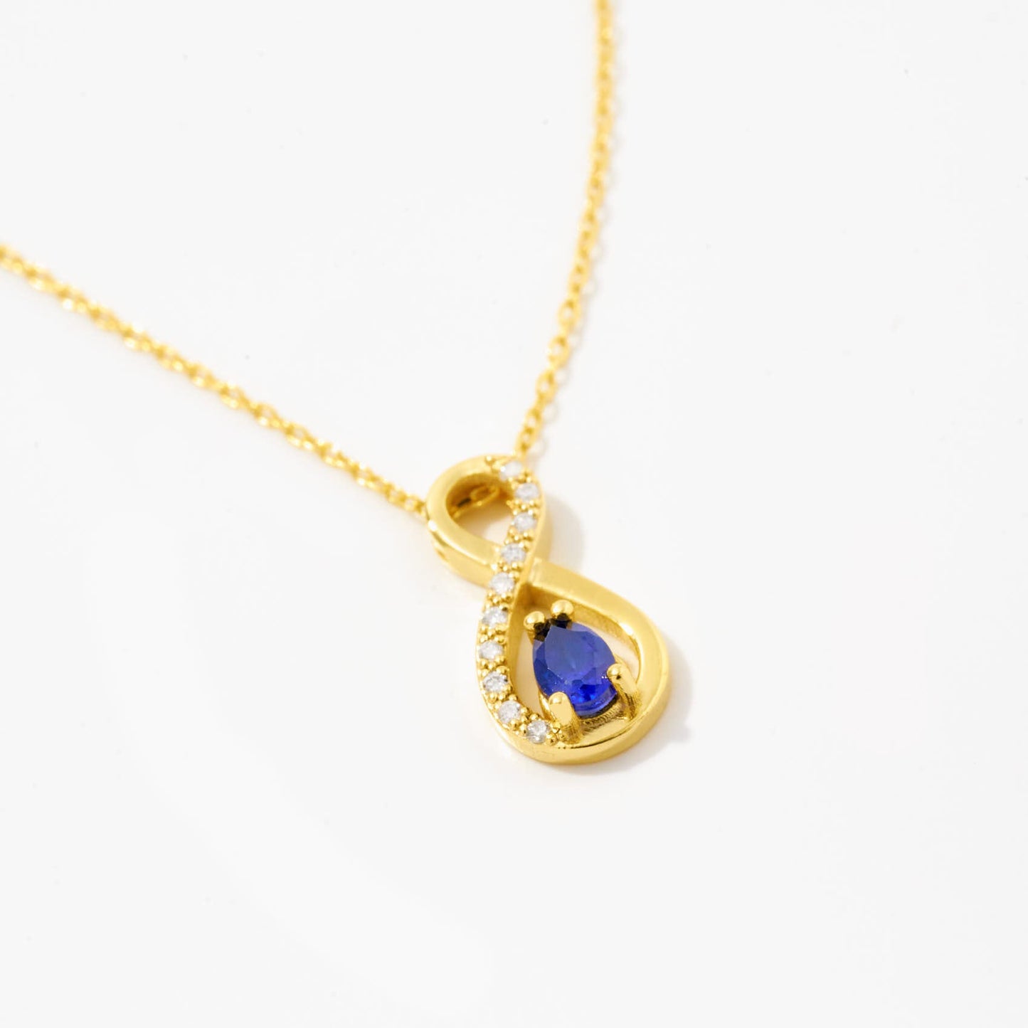 Diamant- und Saphir-Infinity-Halskette