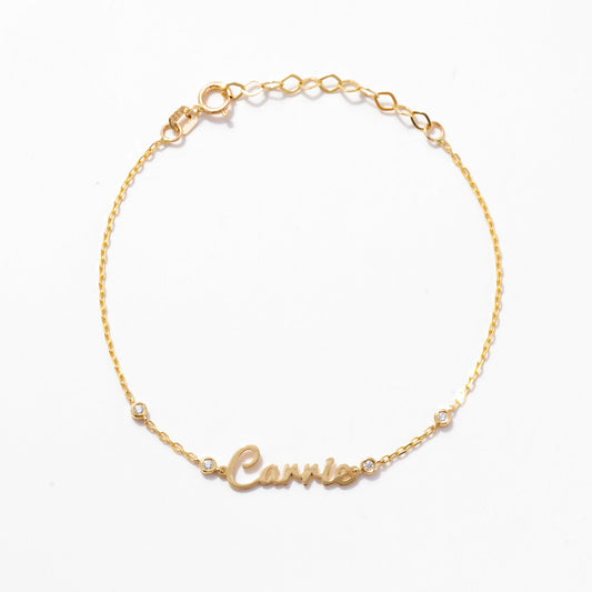 Carrie Namensarmband Diamant Station Armband