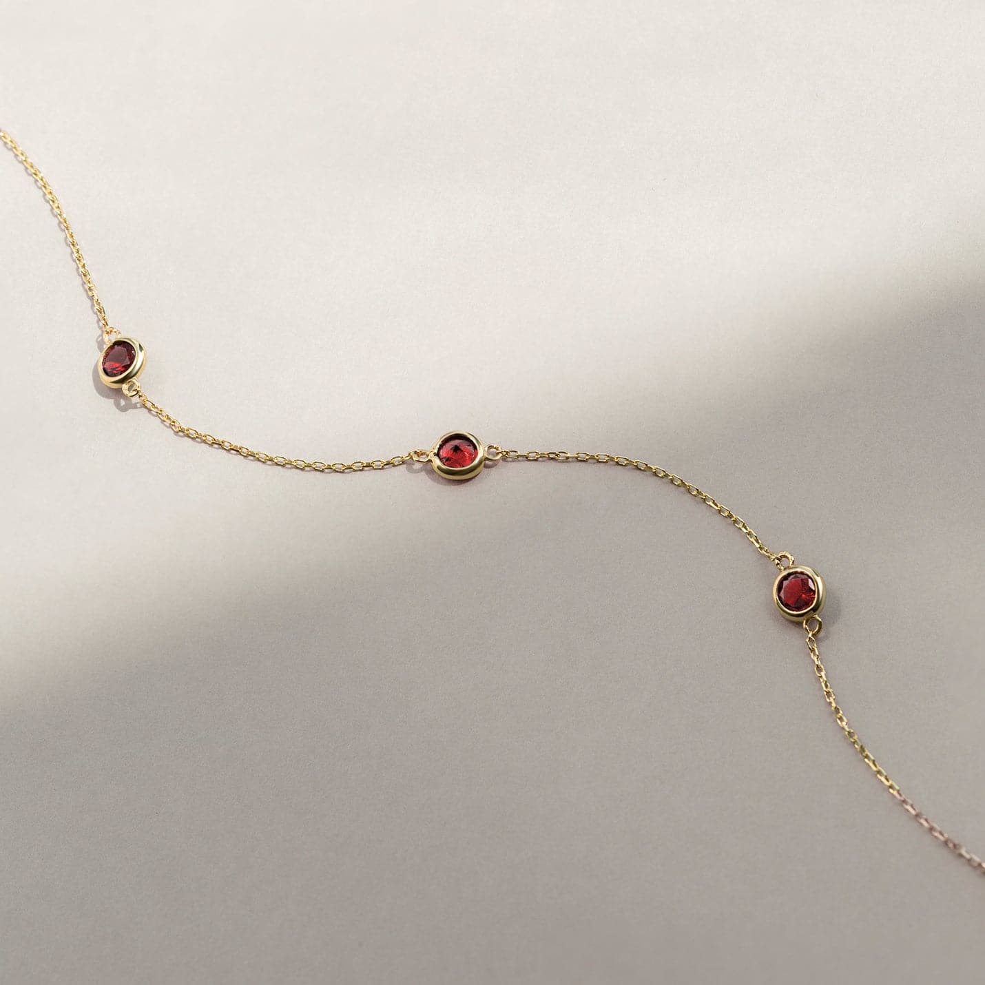 Ruby Station Armband