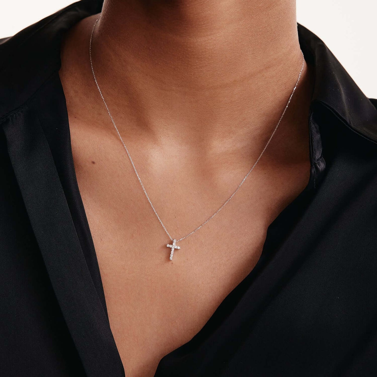 1/10 c.t t.w Diamant-Kreuz-Halskette