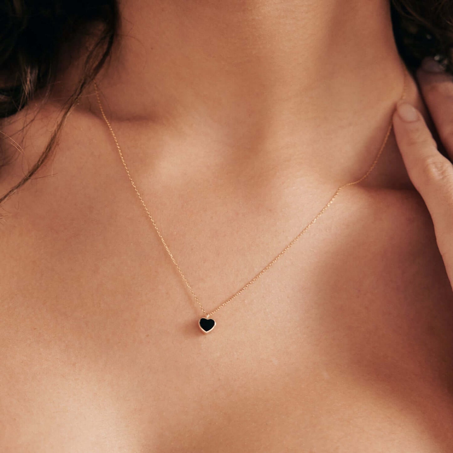 Black heart necklace in 585 solid gold