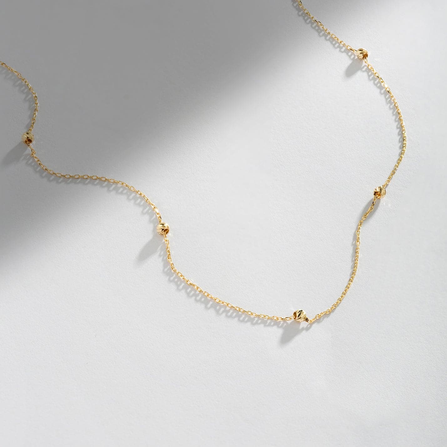 Station necklace made of 585 solid gold