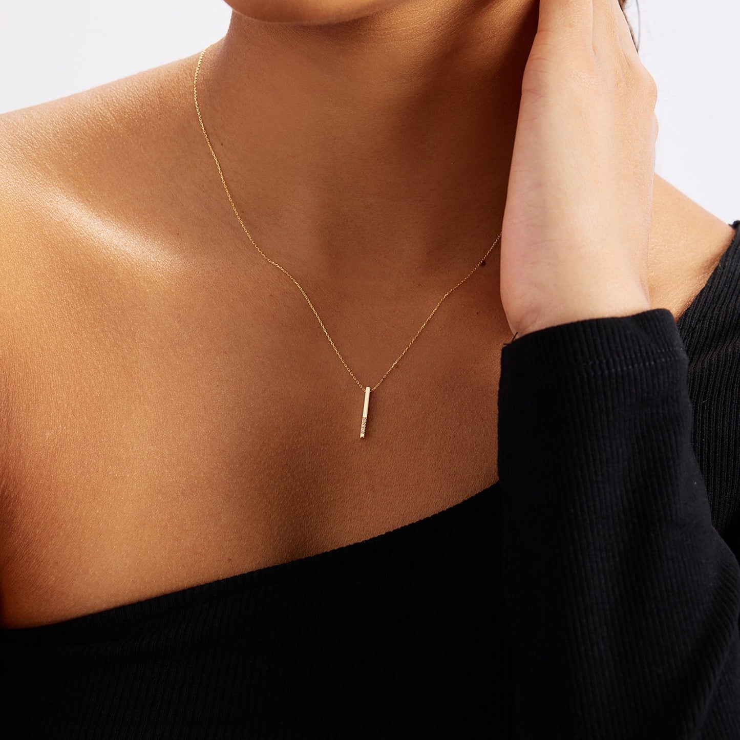 Vertical diamond bar necklace made of 585 solid gold