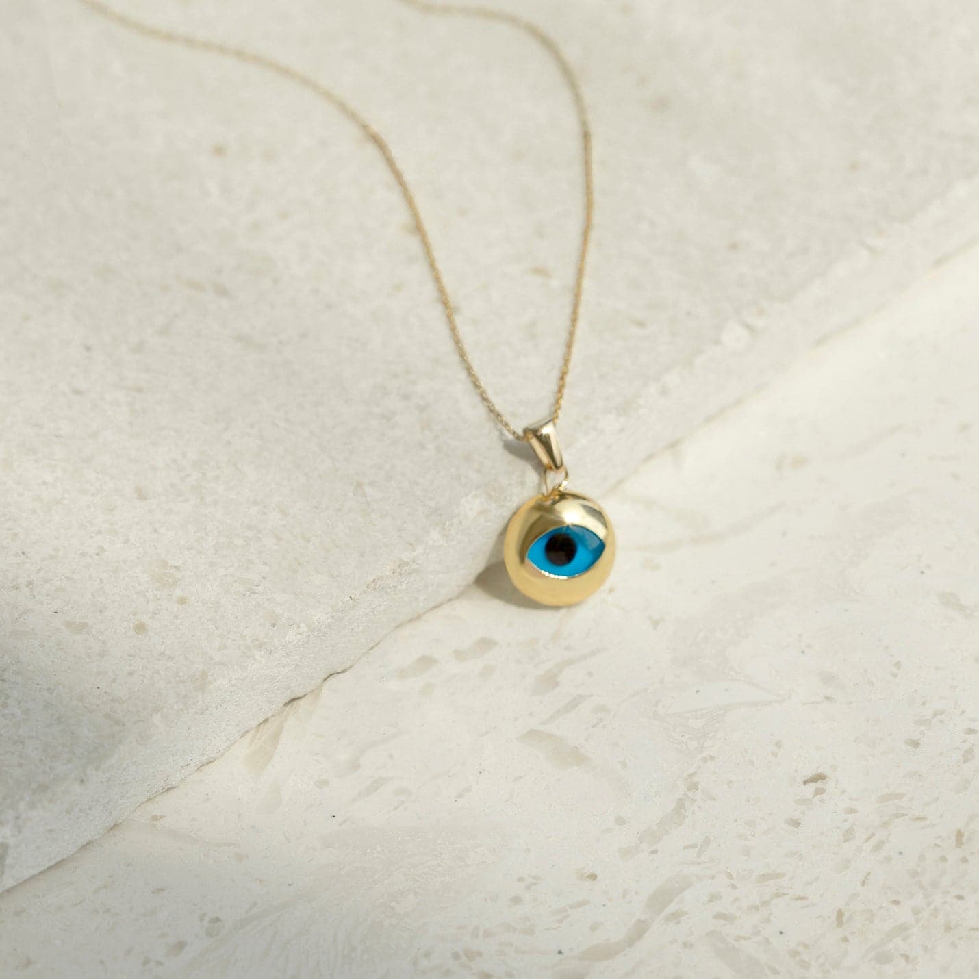 Round Evil Eye necklace made of 585 solid gold
