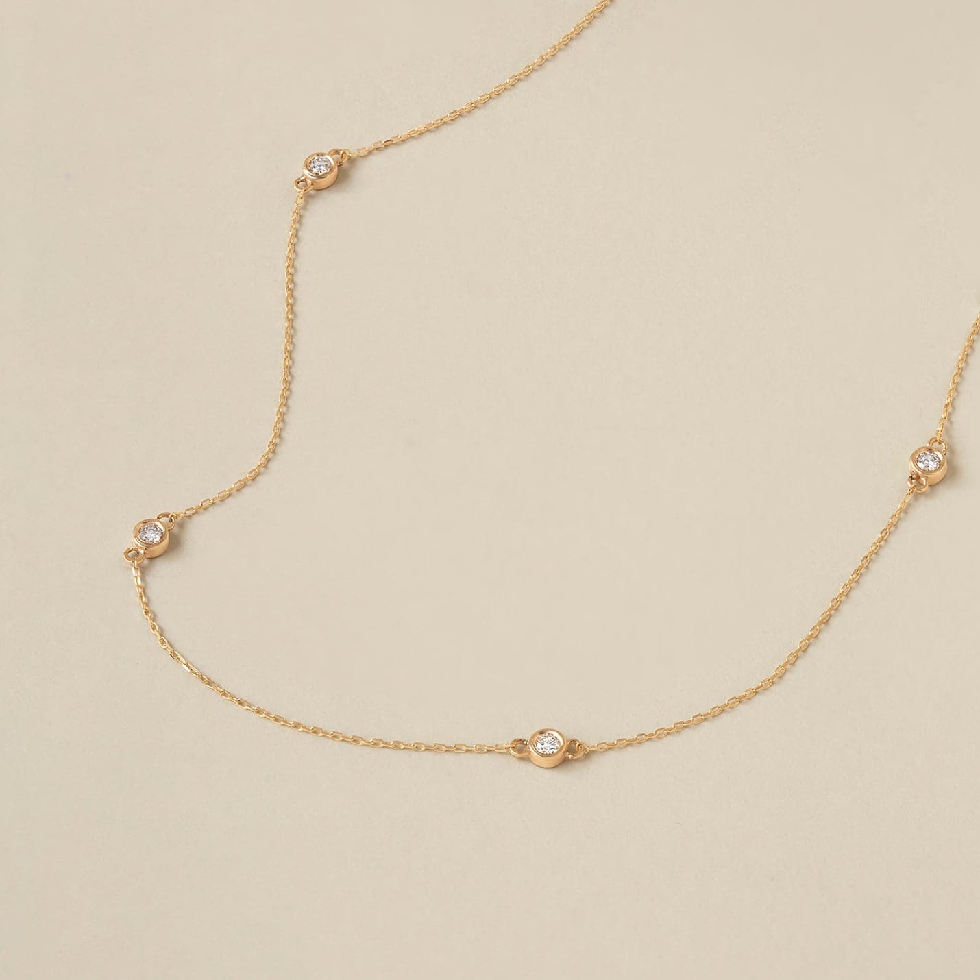 Collier Solitiare Diamond Station en or 585
