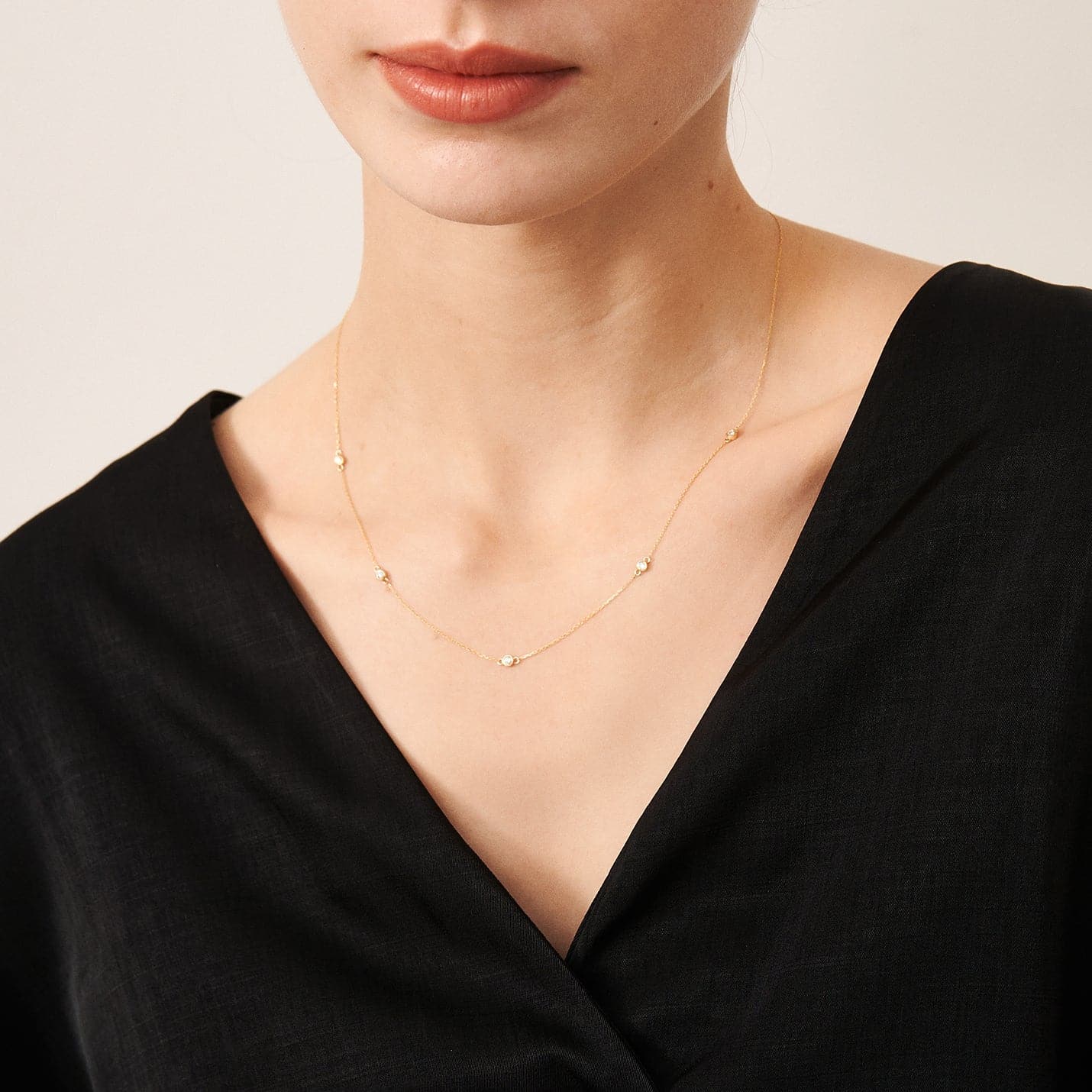 Solitiare Diamond Station Necklace in 14K Gold