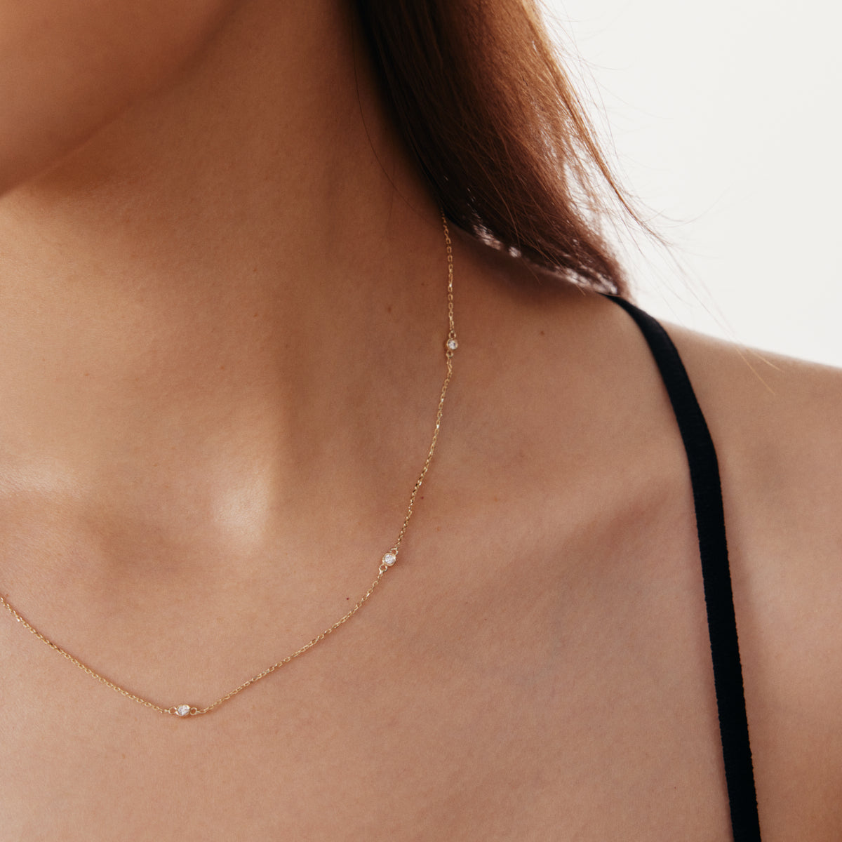 Solitiare Diamond Station Necklace in 14K Gold