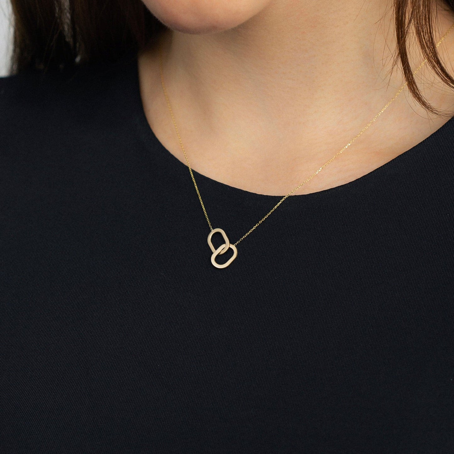 Interlocking Circles Pendant Necklace in 585 Gold