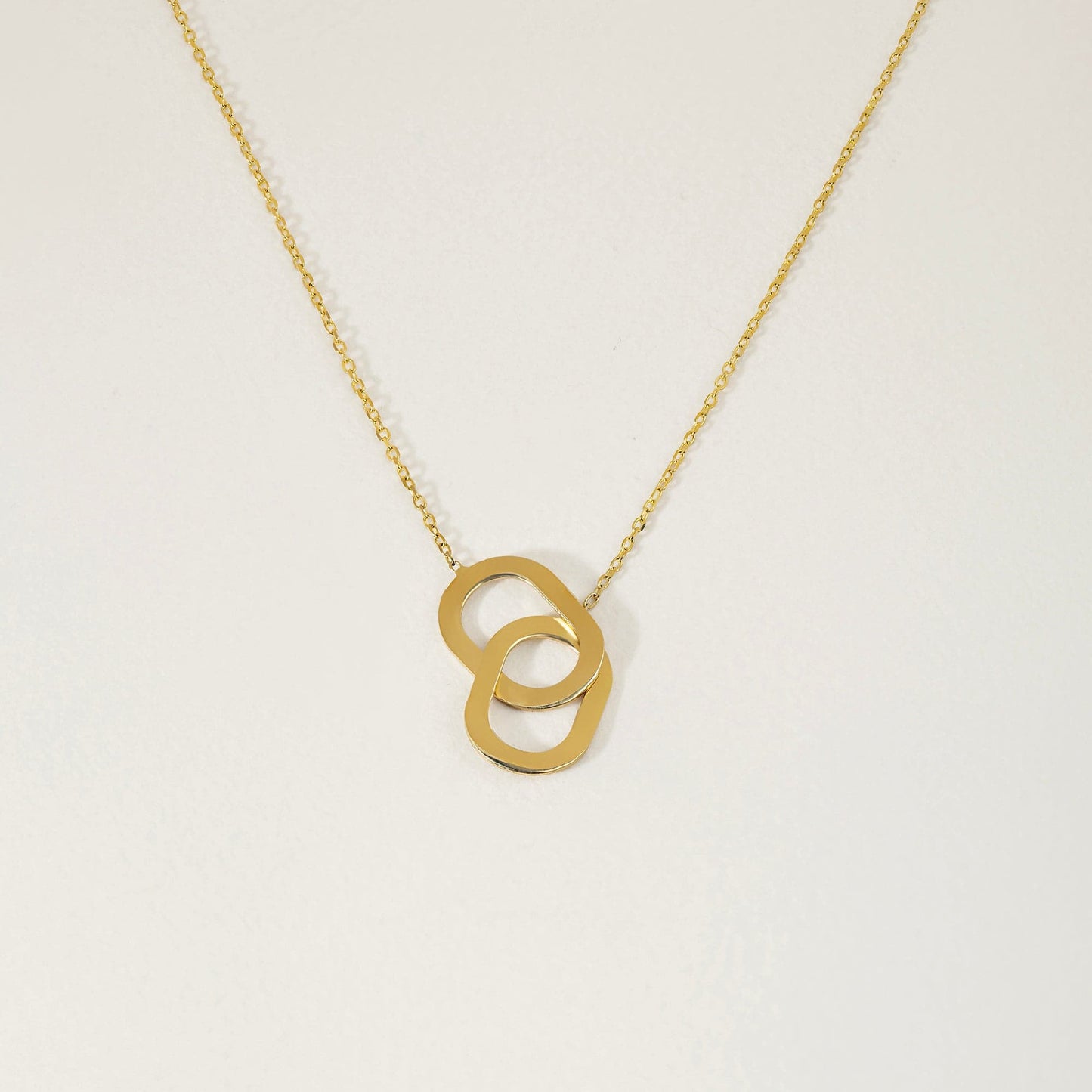 Interlocking Circles Pendant Necklace in 585 Gold