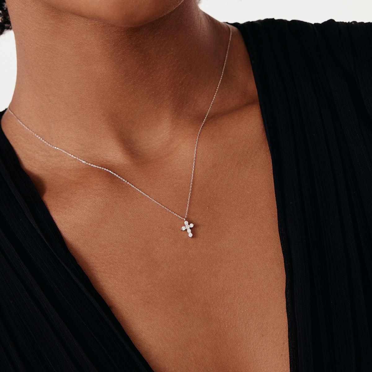 diamond cross pendant necklace made of 585 gold