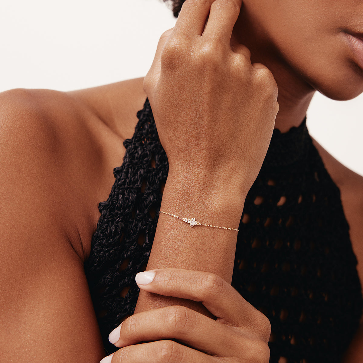 Winziges Diamant-Kreuz-Armband