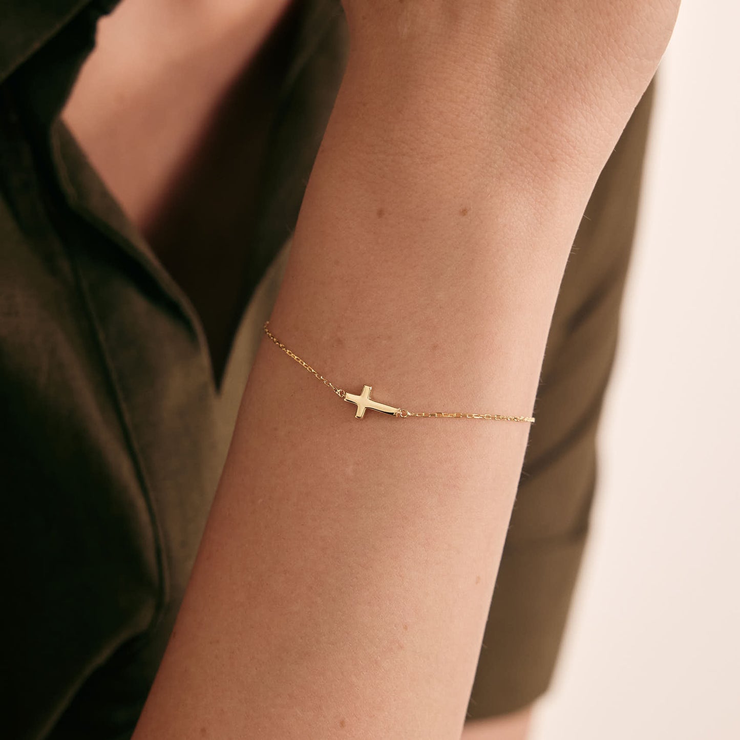 Cross Charm Armband