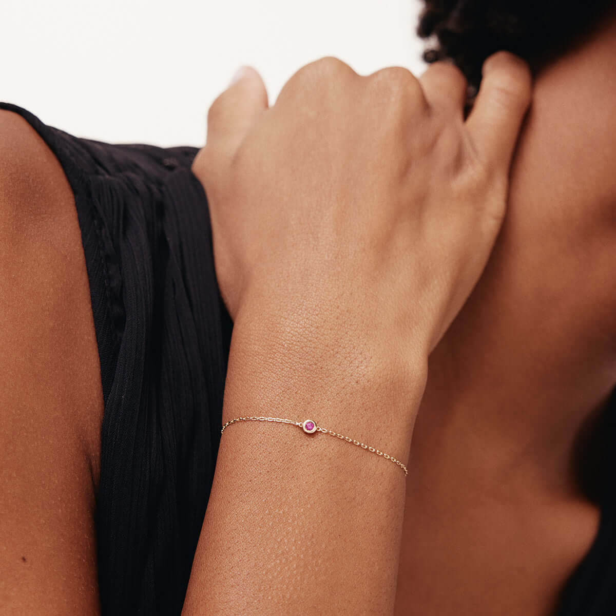 Solitaire birthstone bracelet in 585 solid gold