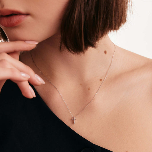 Collier pendentif croix pavé de diamants en or massif 585