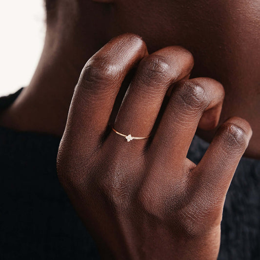 Diamond flower ring in 585 solid gold