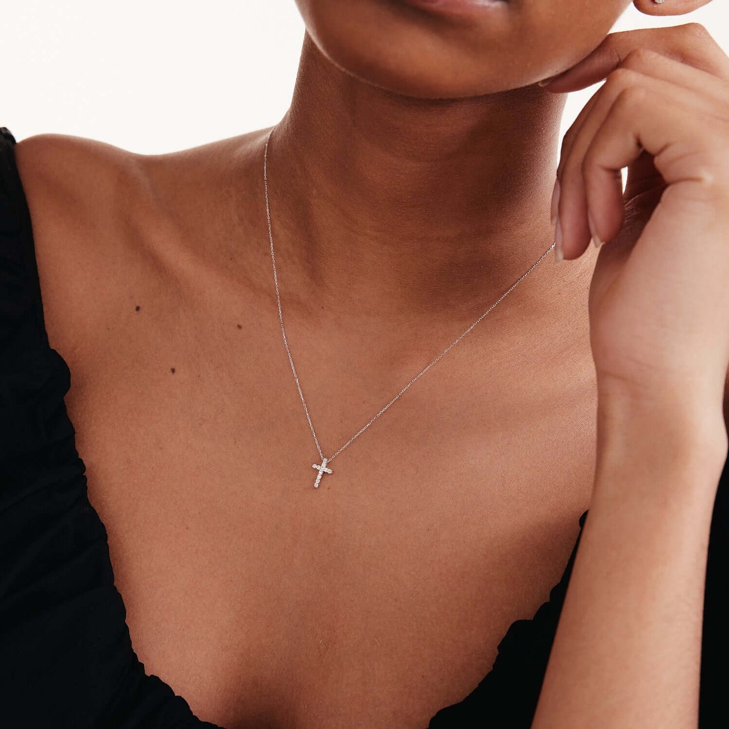 1/10 c.t t.w Diamant-Kreuz-Halskette
