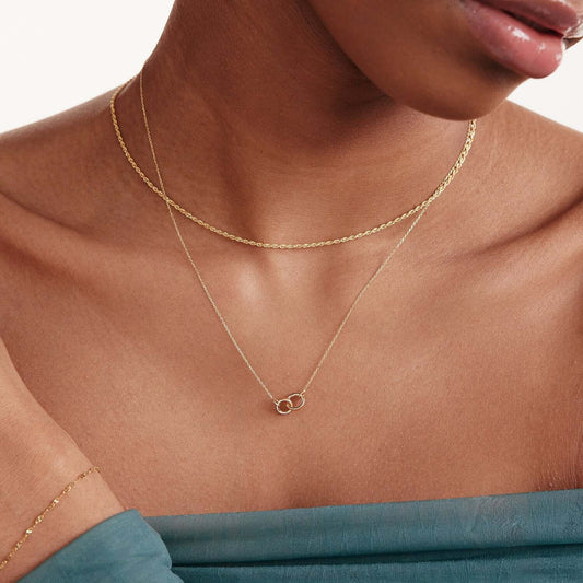 Intertwined circle chain in 585 solid gold
