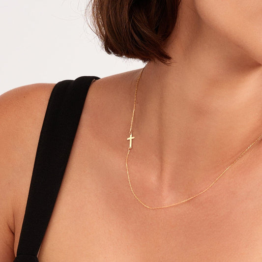 Side cross necklace made of 585 solid gold