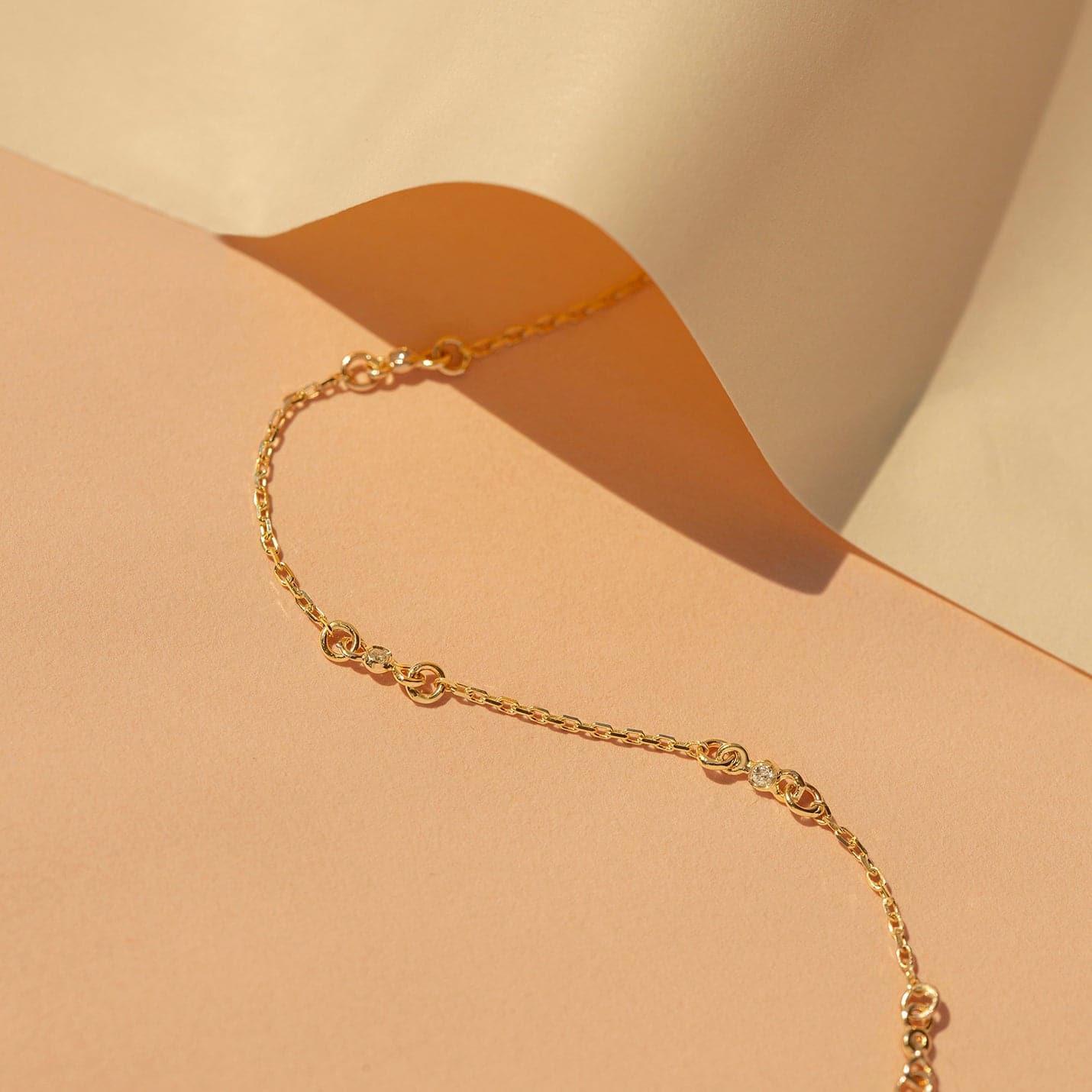 Diamond Bezel Station Bracelet in 585 Solid Gold