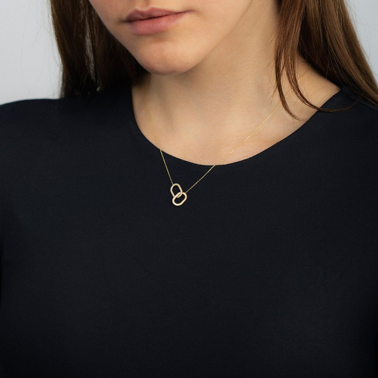 Interlocking Circles Pendant Necklace in 585 Gold