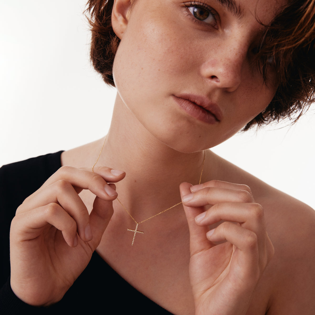 Diamantene Pave-Kreuz-Halskette