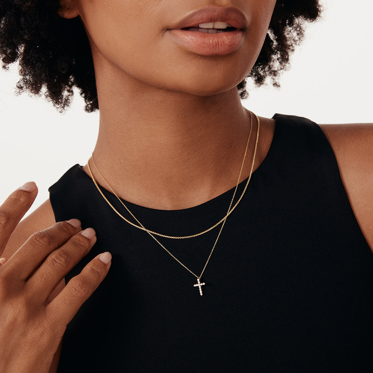Collier religieux avec croix en diamant en or 585