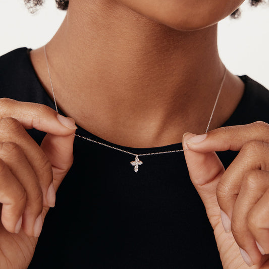 Collier pendentif croix diamant en or 585