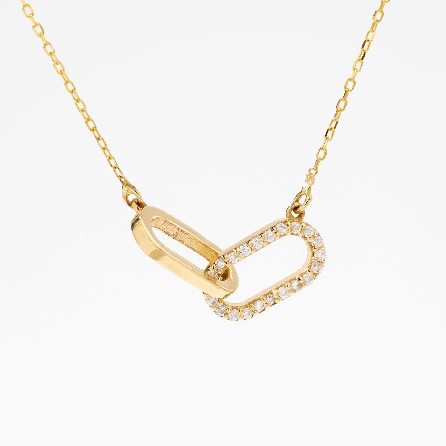 Collier entrelacé trombone diamant en or massif 18 carats.