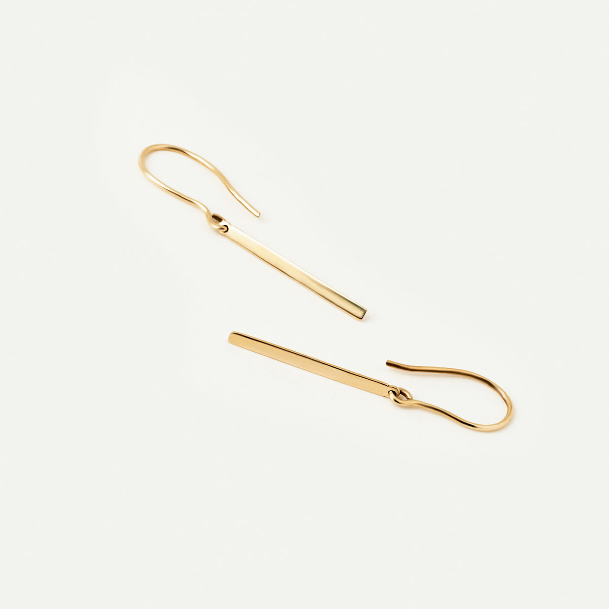 Geometrische Stab-Dangle-Ohrringe