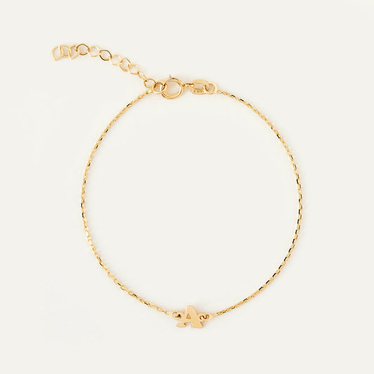 Individuelles Buchstabenarmband