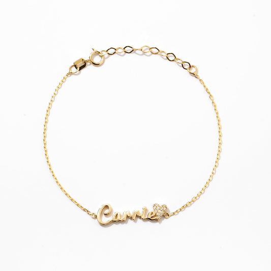 Carrie Namensarmband mit Diamant-Herz