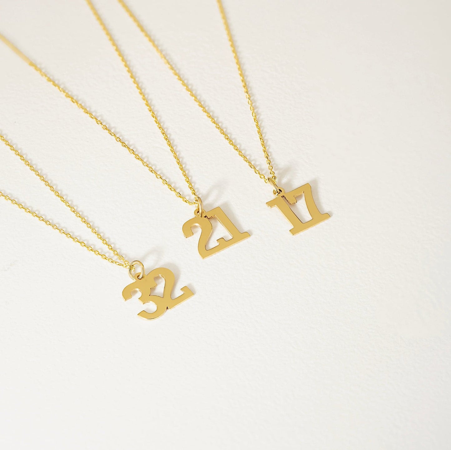 Individual number collar in 585 gold
