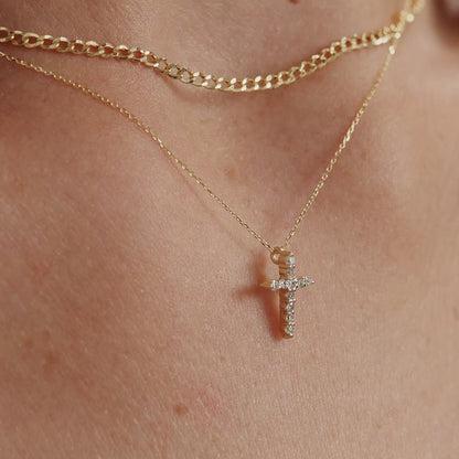 Collier religieux avec croix en diamant en or 585